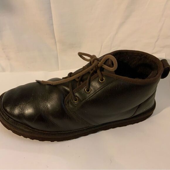 UGG Neumel China Tea Brown Leather Sheepskin Chukka Ankle Boots Mens 11 1008908 - Picture 1 of 16